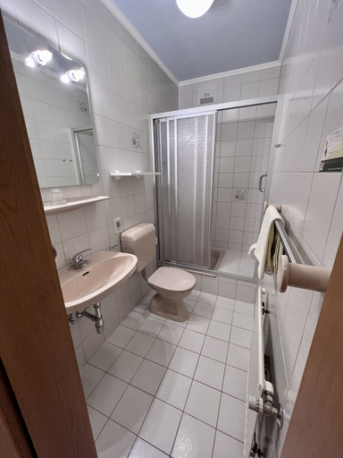 Bathroom 3, Pension Lambrecht, Murau