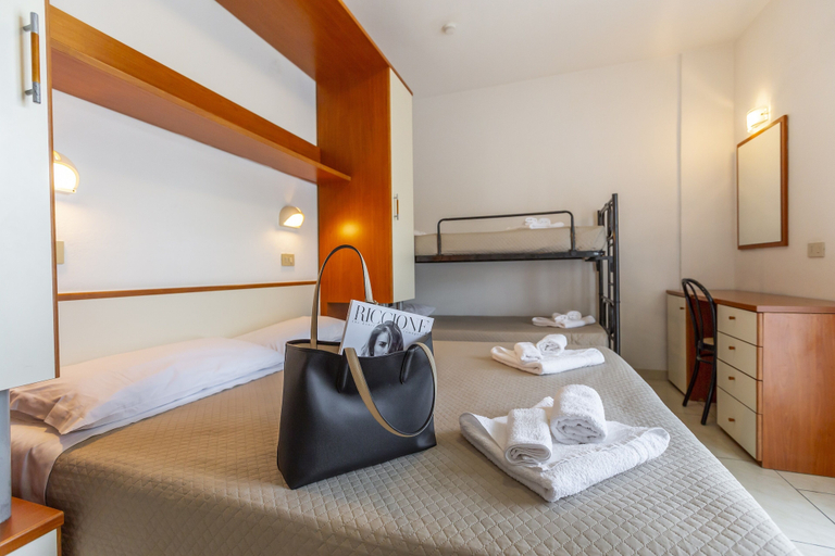 Bedroom 4, Hotel Luana, Rimini
