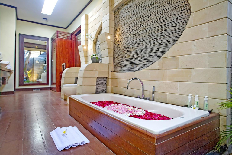 Bathroom 15