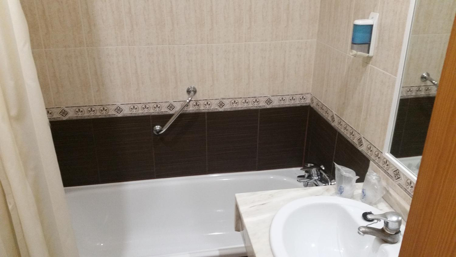Bathroom 4, Mont Park, Alicante