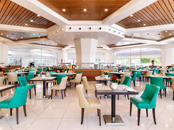 Food & Drinks 4, St Raphael Resort