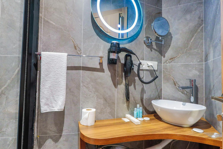 Bathroom 6
