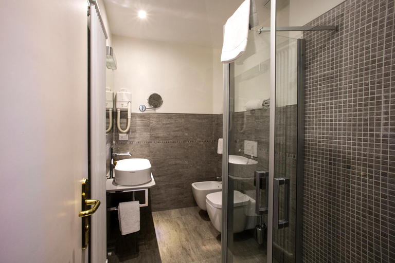 Bathroom 3, Hotel Ristorante Eurossola, Verbano-Cusio-Ossola