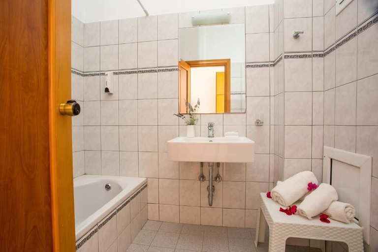 Bathroom, Ledras Beach Hotel, South Aegean