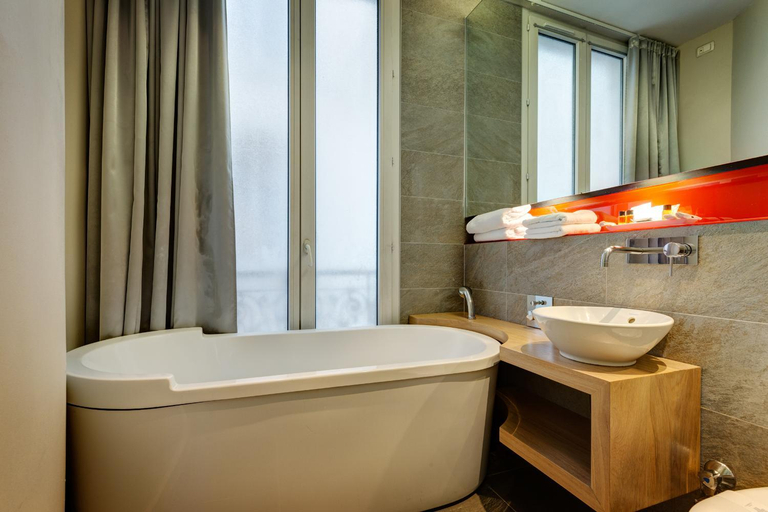 Bathroom 4, Hotel Elixir, Paris