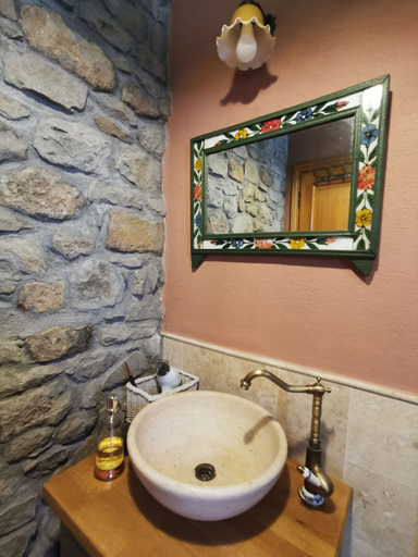 Bathroom 5, Ilios Gokceada, Gökçeada