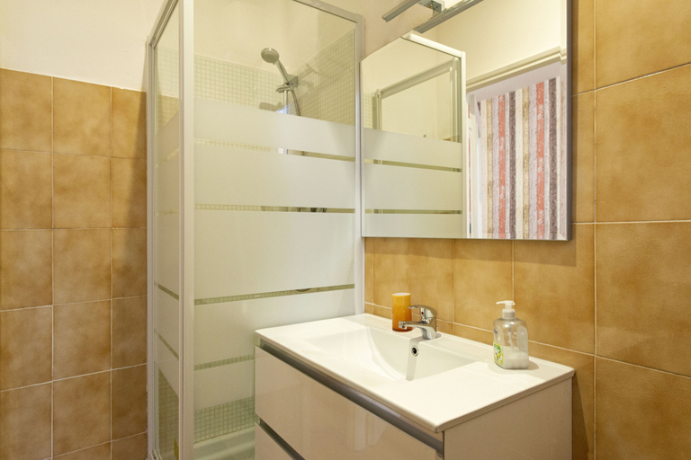 Bathroom 3, Rome La Sapienza Apartment, Roma