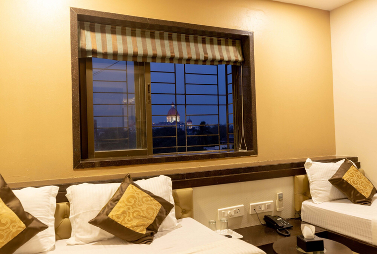 Bedroom 4, The Majlis Hotel - Near Taj Hotel Colaba, Mumbai City