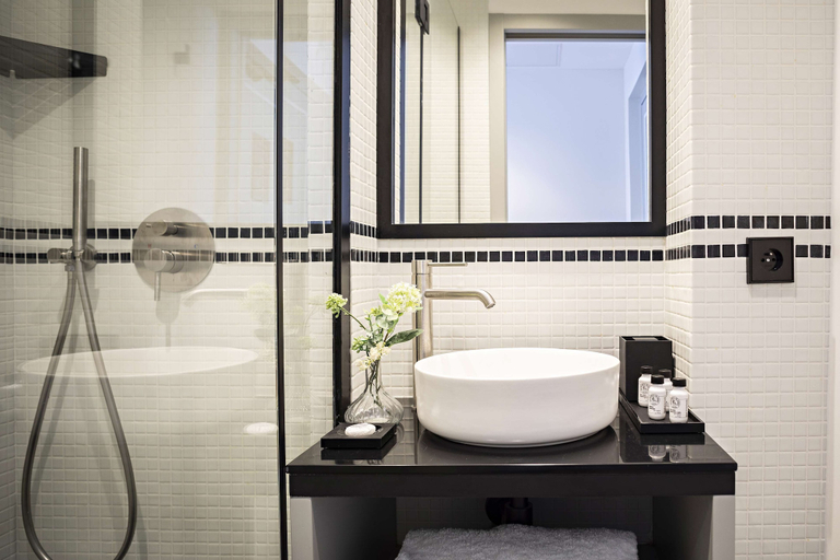 Bathroom 4, Best Western Premier The Blake Paris Gare Saint Lazare, Paris
