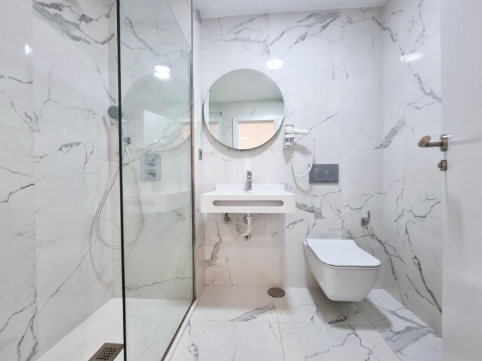 Bathroom, Laguna Park 1, Santa Cruz de Tenerife