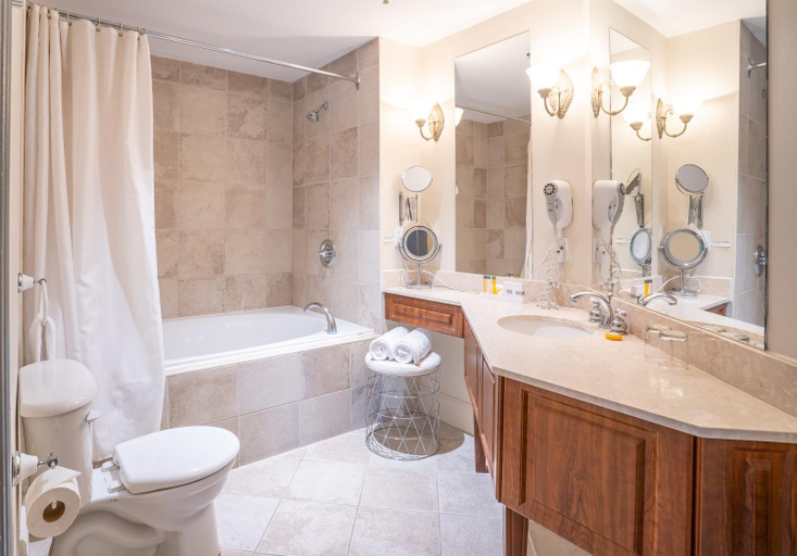 Bathroom 5, Manoir Des Sables, an Ascend Collection Hotel, Memphrémagog