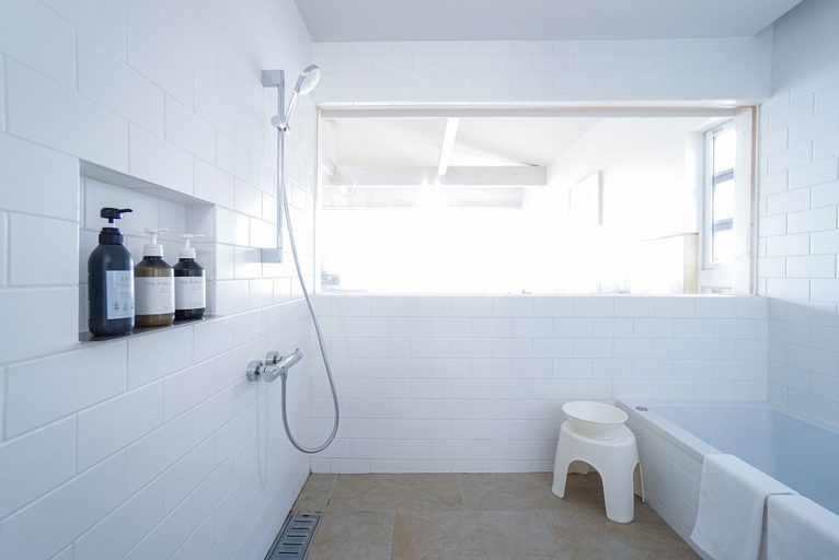 Bathroom 4, Miru Amami, Tatsugō