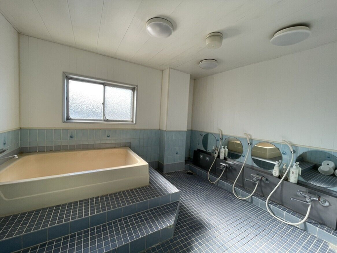 Bathroom 4, Zentsuji Grand Hotel, Zentsūji