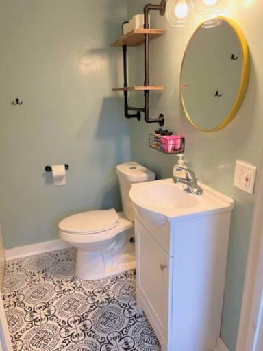 Bathroom 3, The Panacea Motel, Wakulla