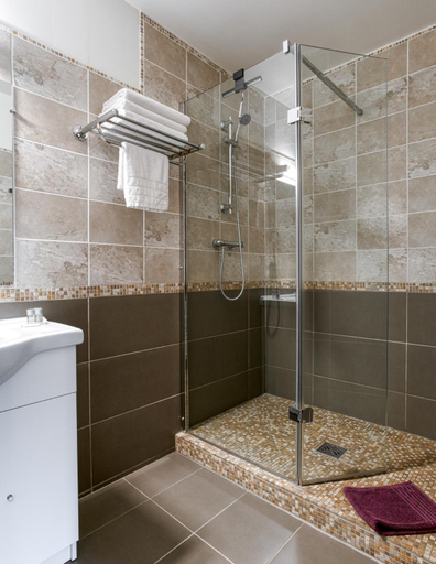 Bathroom, Brasseurs Du Pont, Dordogne
