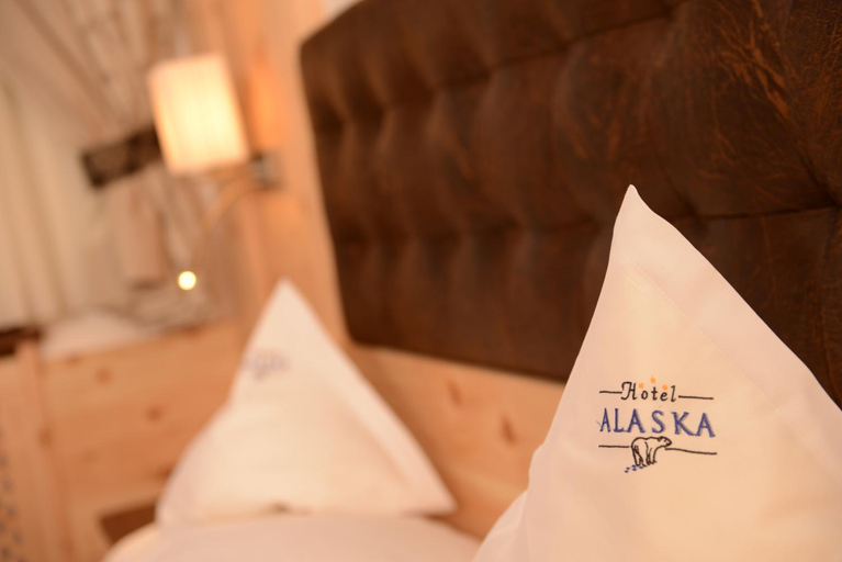 Bedroom 3, Hotel Alaska, Bolzano