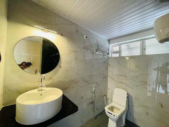 Bathroom 4, Suggi Nature Resort Coorg, Kodagu