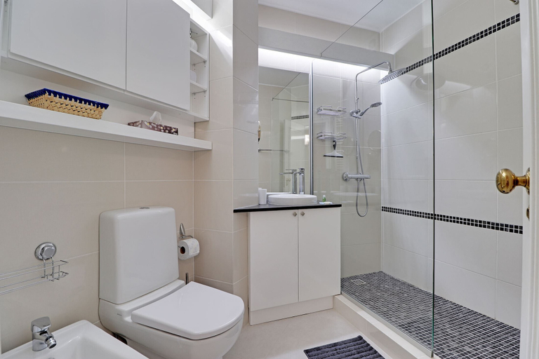 Bathroom, Vilamoura Design With Pool by Homing, Loulé