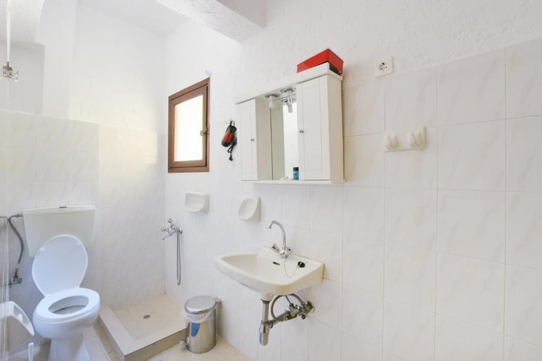 Bathroom 5, Galini Apartments, Crete