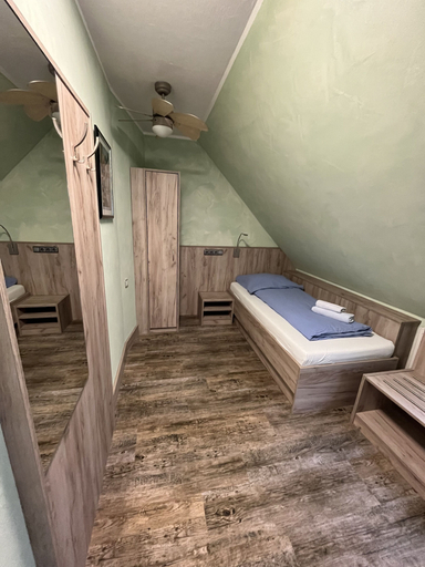 Bedroom 4, Hotel MyLord, Heidekreis