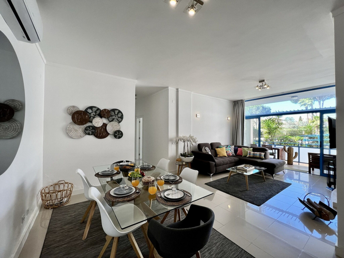 Others 4, Vilamoura Prestige With Pool by Homiing, Loulé
