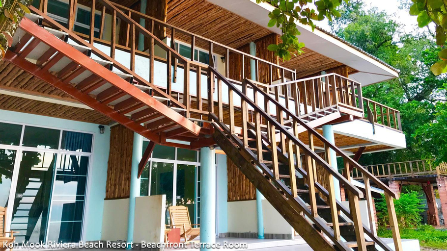 Exterior 4