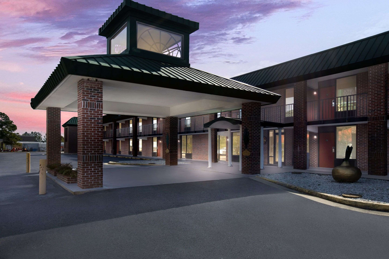 Exterior & Views 2, Quality Inn & Suites Vidalia, Toombs