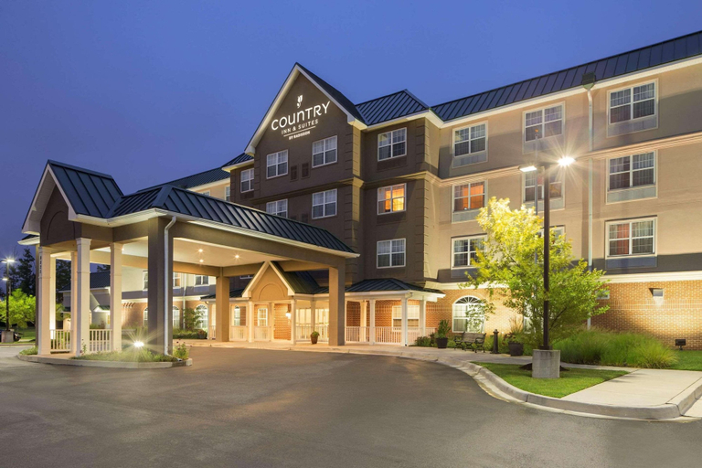 Exterior & Views 2, Country Inn & Suites by Radisson, Baltimore North, MD, Baltimore