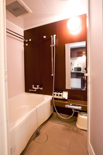 Bathroom 11
