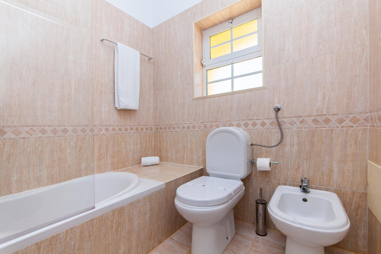 Bathroom 5, Atalaia Sol, Lagos