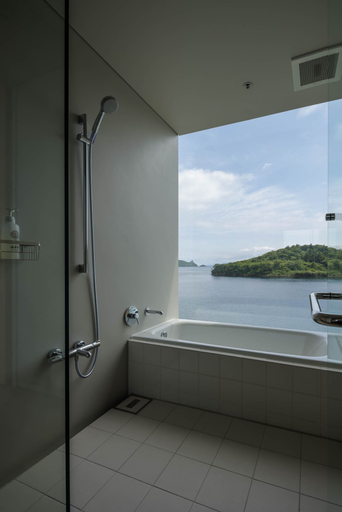 Bathroom, Entô, Ama