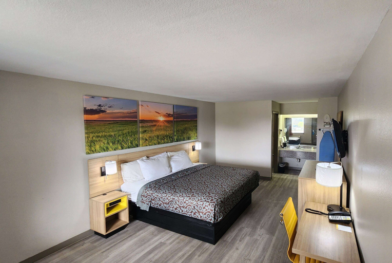 Bedroom 3, Days Inn By Wyndham San Antonio, Bexar