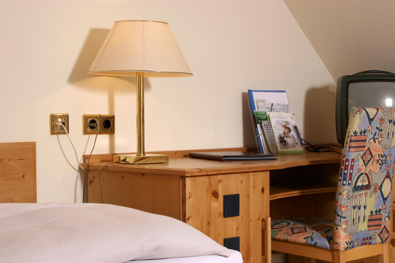 Bedroom, Flair-Hotel Zum Benediktiner, Kitzingen