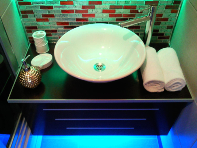 Bathroom 2, Anil Hotel, Bergama