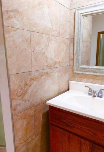 Bathroom, BedExpress hotel hostel, Baltimore