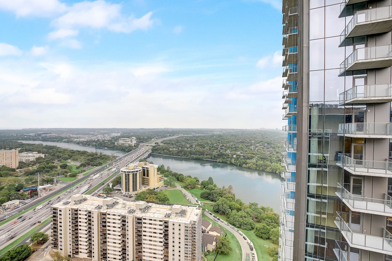 Exterior & Views, 2BR Condo near Rainey St | Heated Pool | Gym | Bar, Travis