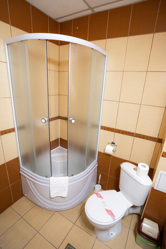Bathroom 3, Hotel Polaris, Scheia