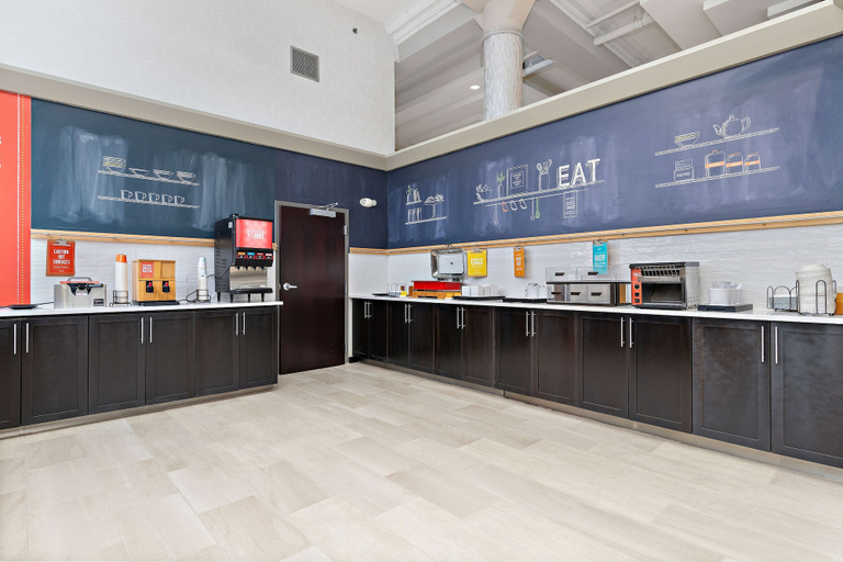 Food & Drinks 5, Hampton Inn Kansas City/Downtown Financial District, Kansas City