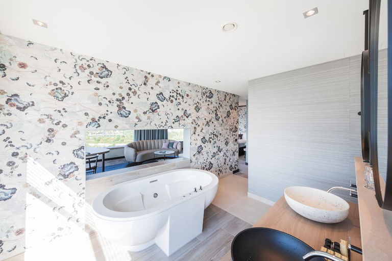 Bathroom 5, Van der Valk Hotel Düsseldorf, Düsseldorf