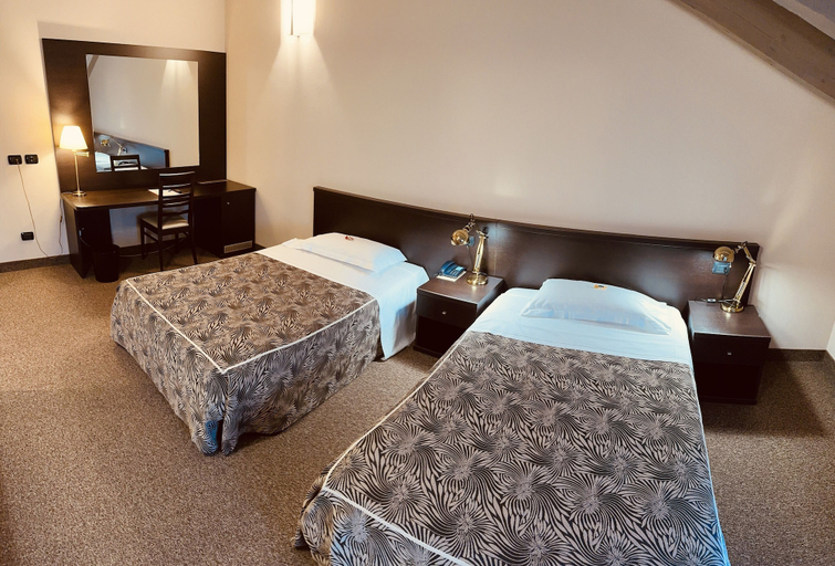 Bedroom 2, Hotel Malpensa Inn, Varese