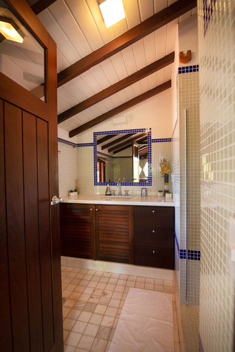 Bathroom 4, Villa Giulia Morro, Cairu