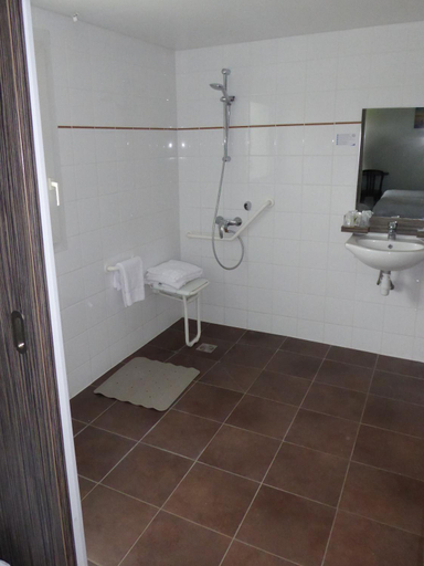 Bathroom 4, Hotel Le Cosy Blois Villebarou                                                  , Loir-et-Cher