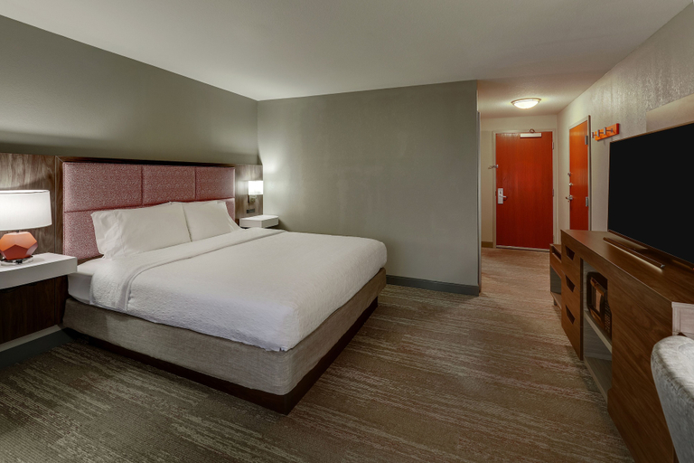Bedroom 3, Hampton Inn & Suites St. Louis-Edwardsville, Madison