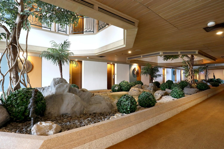 Exterior & Views 2, Bangkok Hotel Lotus Sukhumvit 33 by Compass Hospitality, Wattana