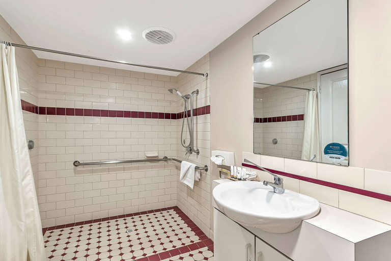 Bathroom 3, Quality Inn Railway, Kalgoorlie-Boulder