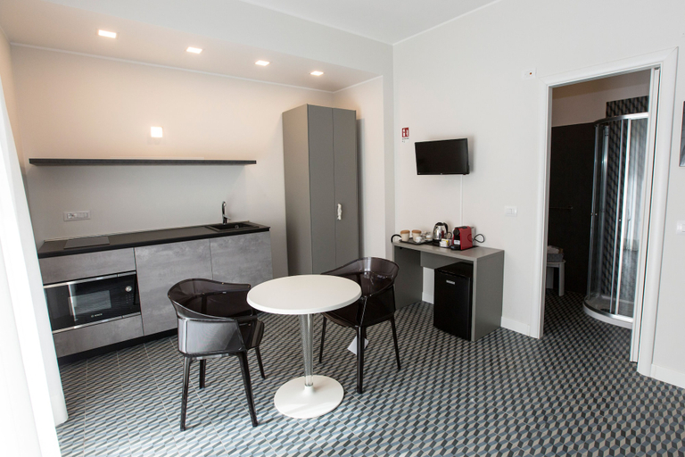 Others 4, Malu Suites, Messina