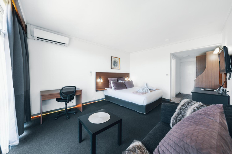 Others 4, The Select Inn Ryde, Sydney