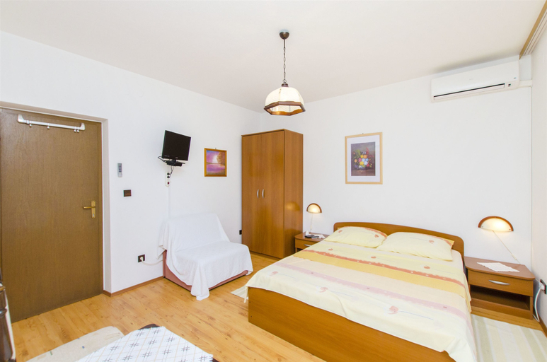 Bedroom 4, Apartments and Rooms Iva, Trogir