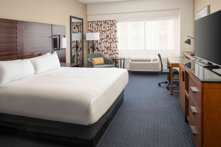 Bedroom 3, DoubleTree by Hilton San Francisco Airport, San Mateo