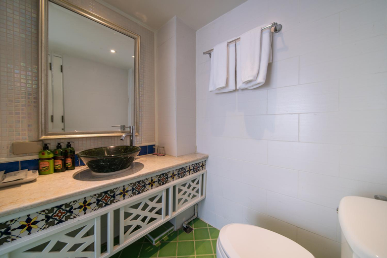 Bathroom 4
